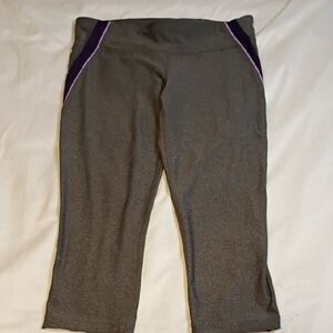 Xersion Gray Leggings with Purple Accents Size Small